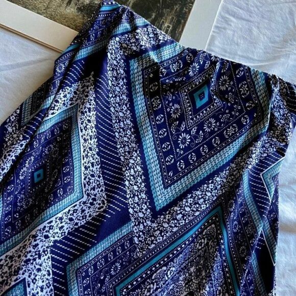 Laura Cruz Blue Patterned Skirt - Picture 2 of 3